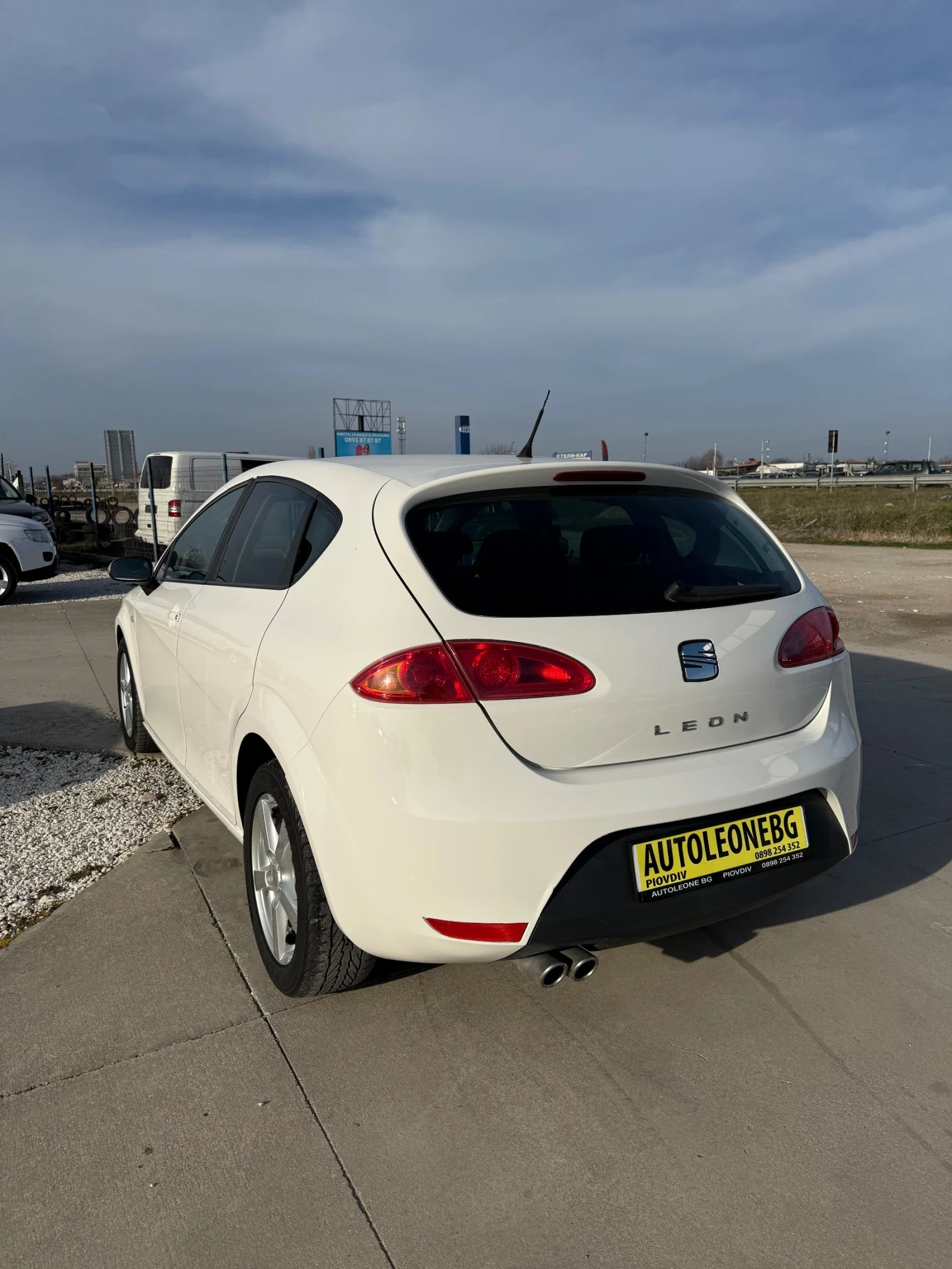 Seat Leon 2.0 TDi FR, снимка 6 - Автомобили и джипове - 54299941