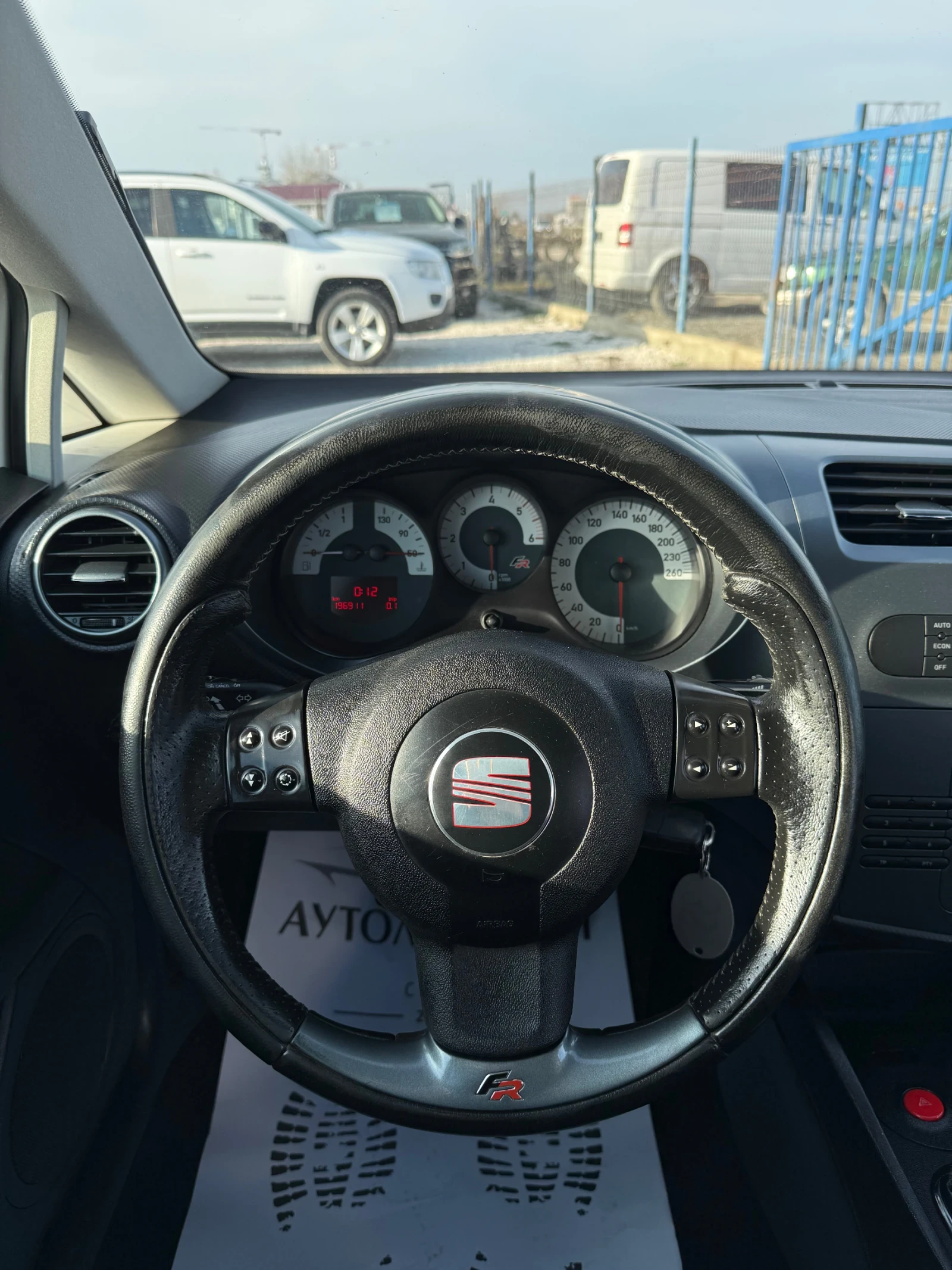 Seat Leon 2.0 TDi FR, снимка 10 - Автомобили и джипове - 54299941