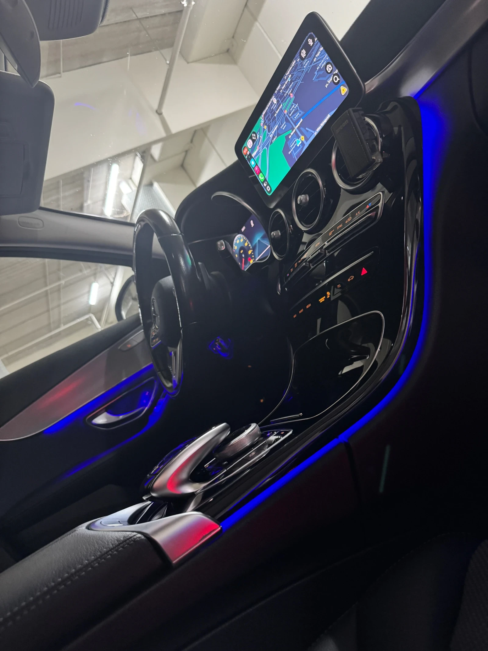 Mercedes-Benz C 220 4 Matic| AMG Line | Night Edition | Multibeam LED , снимка 17 - Автомобили и джипове - 54478410