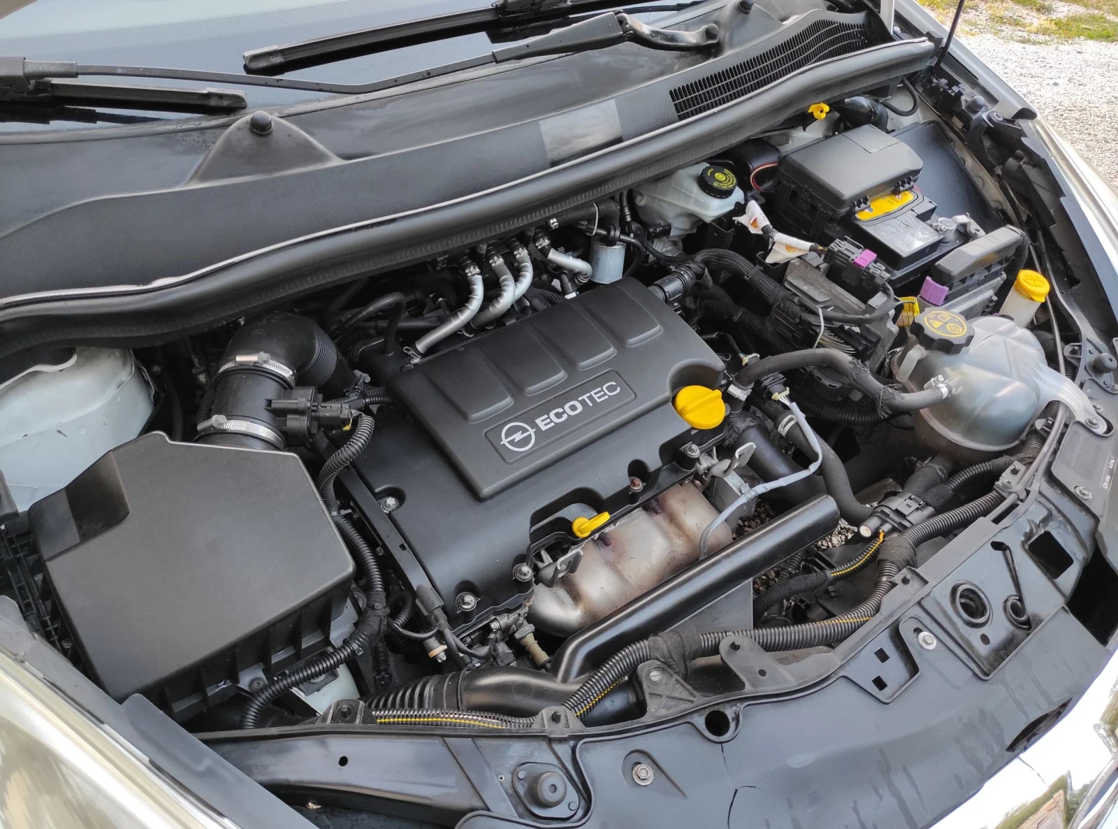 Opel Corsa ///BENZIN / GAS / EURO 5, снимка 16 - Автомобили и джипове - 54653204