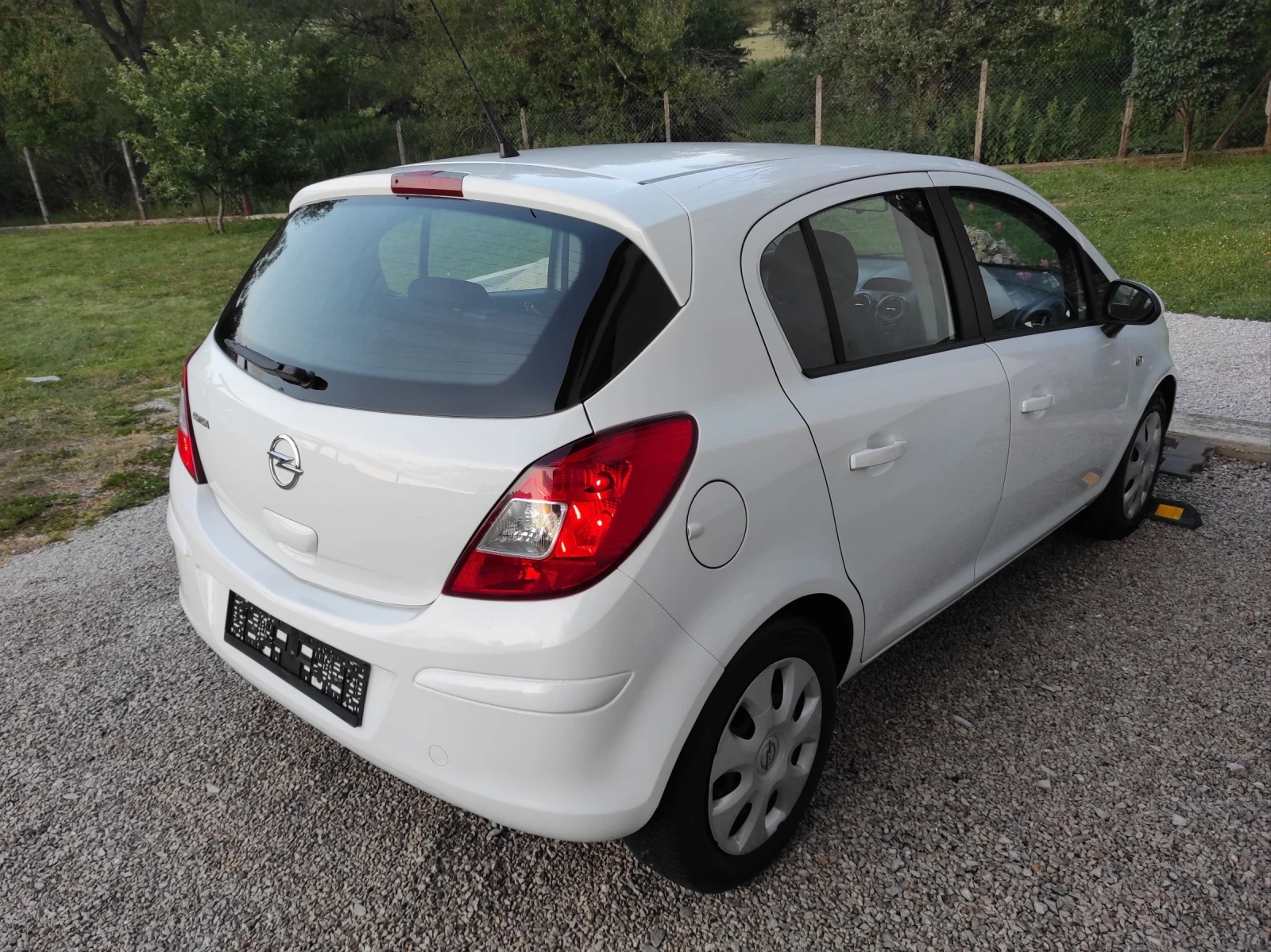Opel Corsa ///BENZIN / GAS / EURO 5, снимка 3 - Автомобили и джипове - 54653204