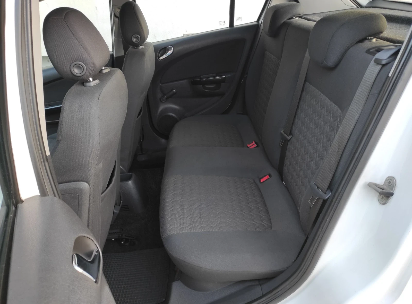 Opel Corsa ///BENZIN / GAS / EURO 5, снимка 7 - Автомобили и джипове - 54653204
