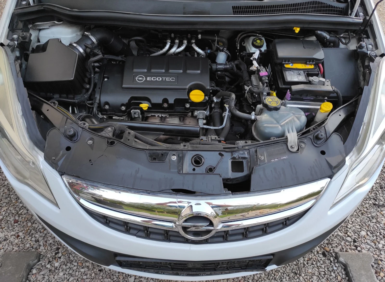 Opel Corsa ///BENZIN / GAS / EURO 5, снимка 15 - Автомобили и джипове - 54653204