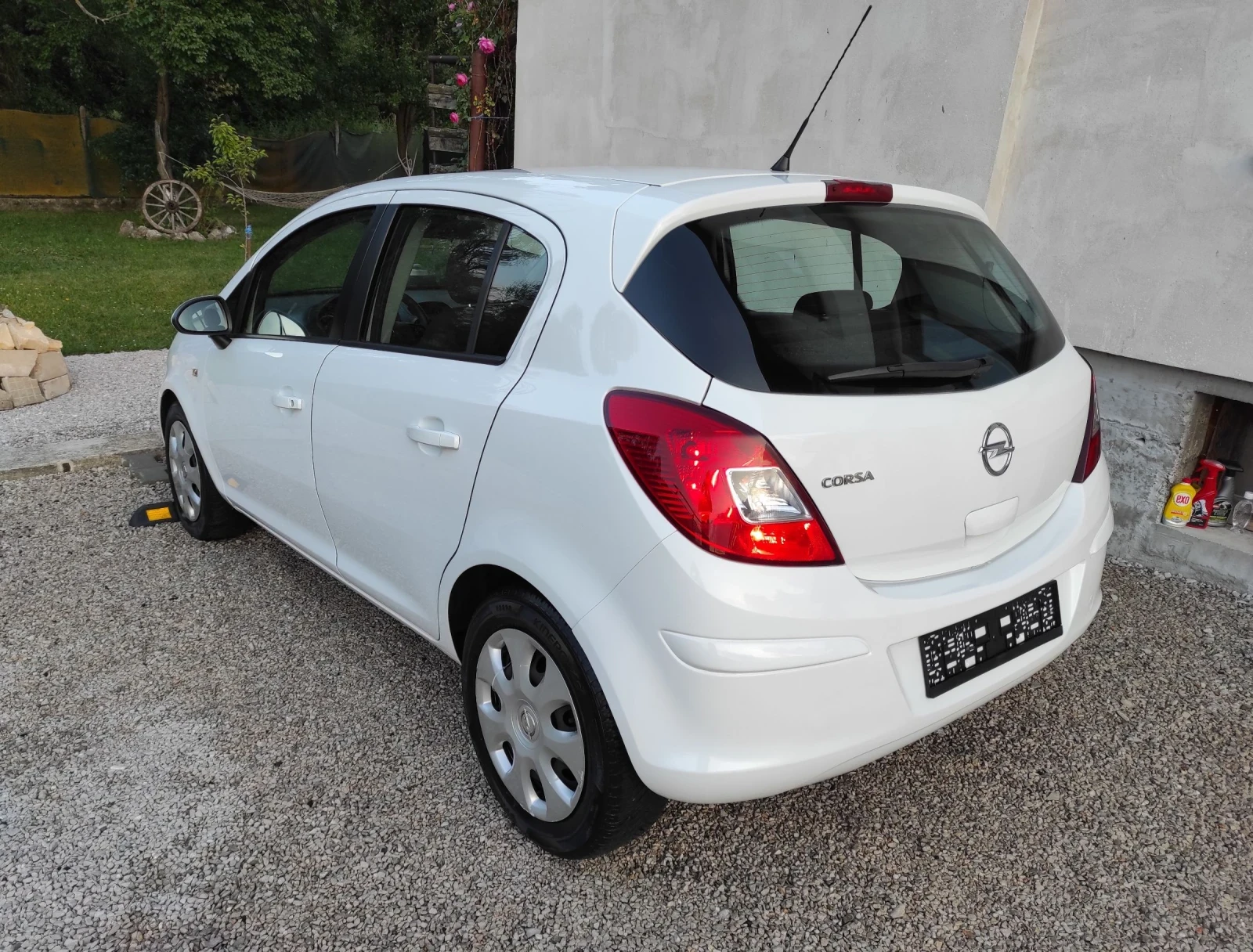 Opel Corsa ///BENZIN / GAS / EURO 5, снимка 2 - Автомобили и джипове - 54653204