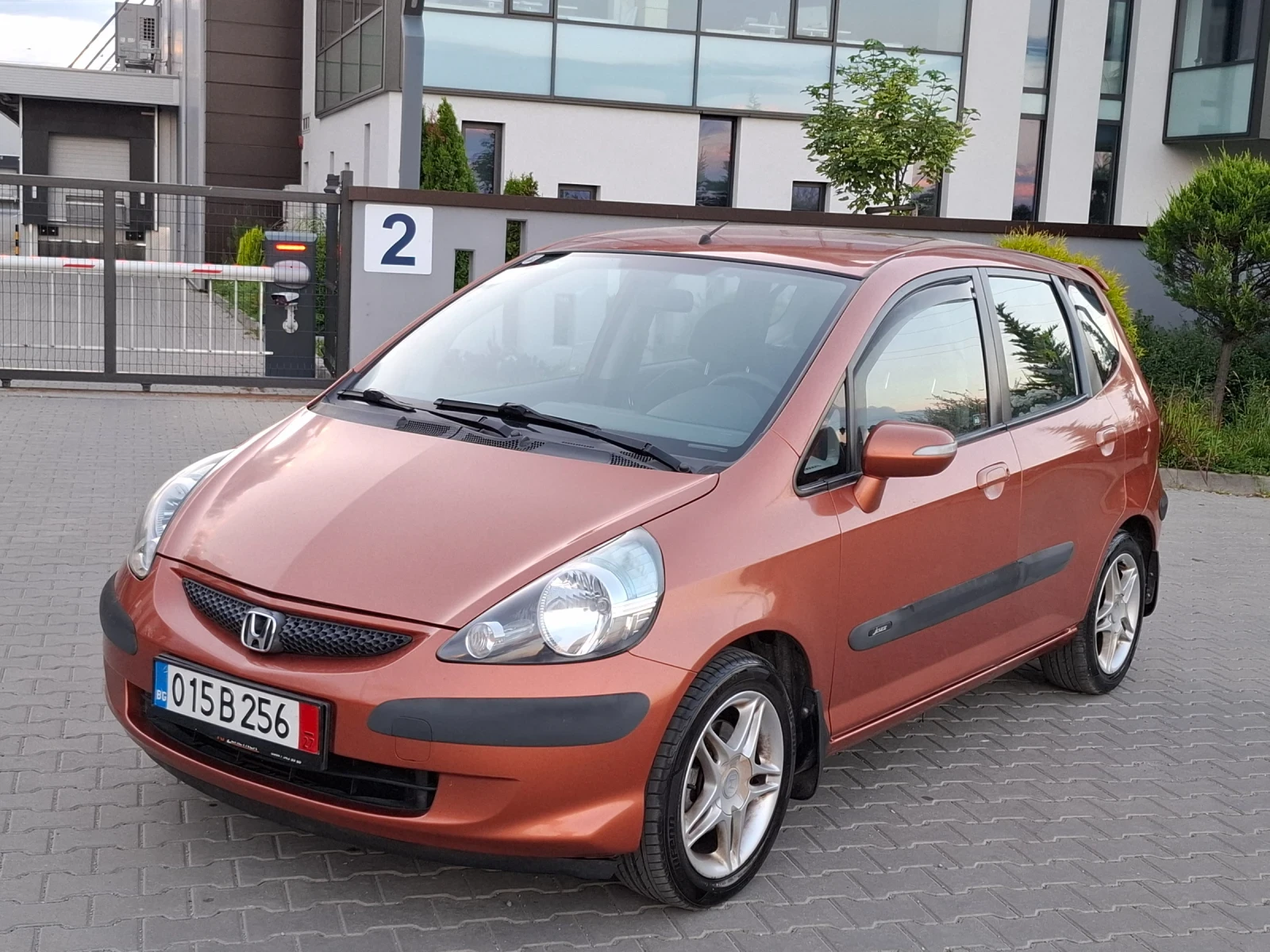 Honda Jazz 1.4i* (83кс)* FACELIFT* АВТОМАТИК* HOB BHOC* , снимка 3 - Автомобили и джипове - 54918815