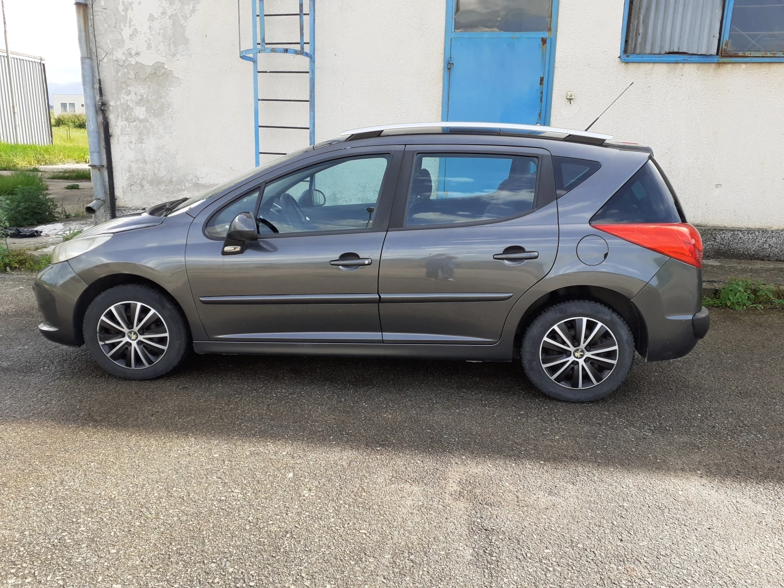 Peugeot 207  SW комби, снимка 5 - Автомобили и джипове - 55479252