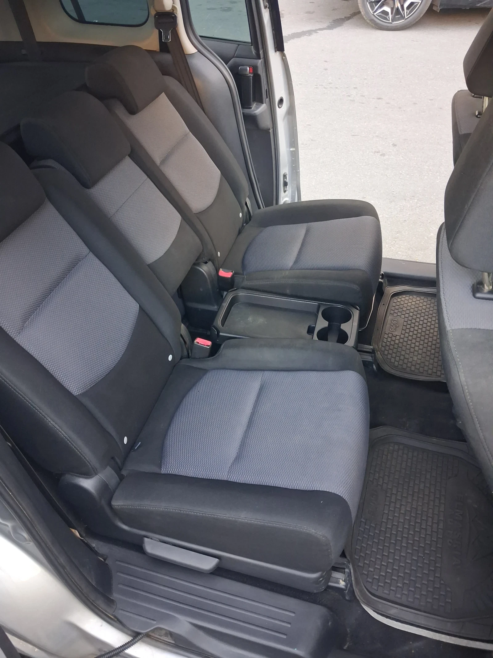 Mazda 5 2.0d, снимка 6 - Автомобили и джипове - 55482342