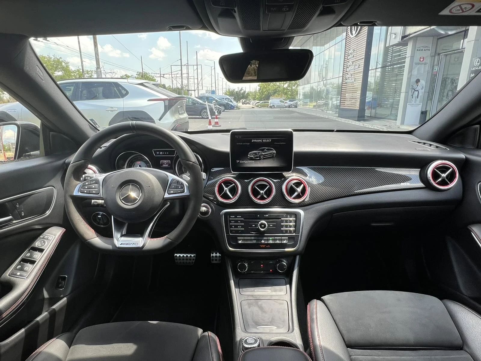 Mercedes-Benz CLA 180 AMG, снимка 14 - Автомобили и джипове - 55687299