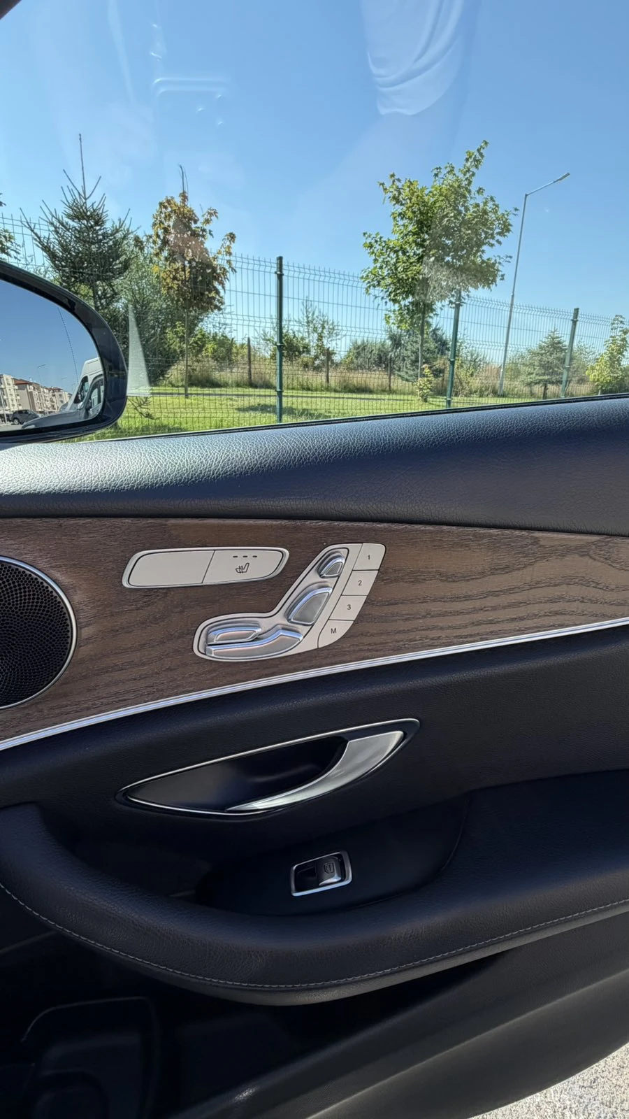 Mercedes-Benz E 220 W213-194 к.с.-9G-Tronic, снимка 15 - Автомобили и джипове - 55996494