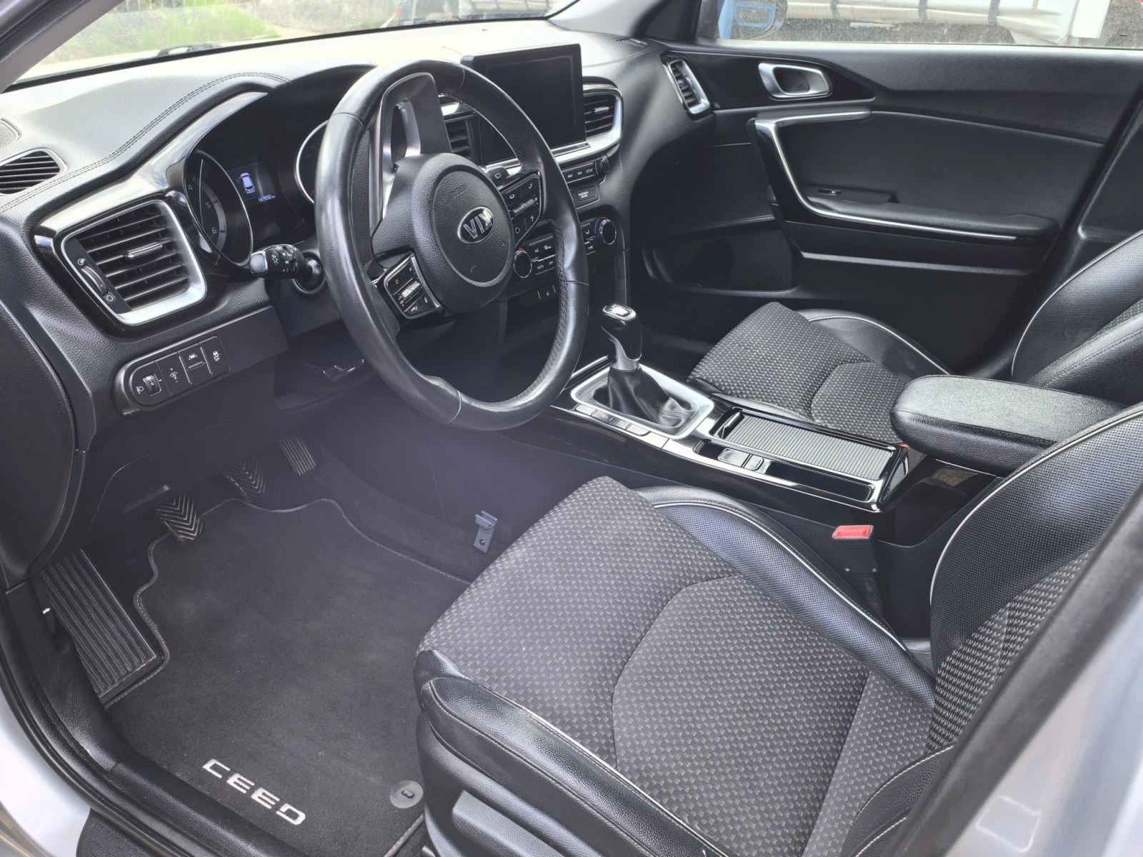 Kia Ceed Kia Ceed 1.6 CRDi 115 CV SW, снимка 6 - Автомобили и джипове - 56275582