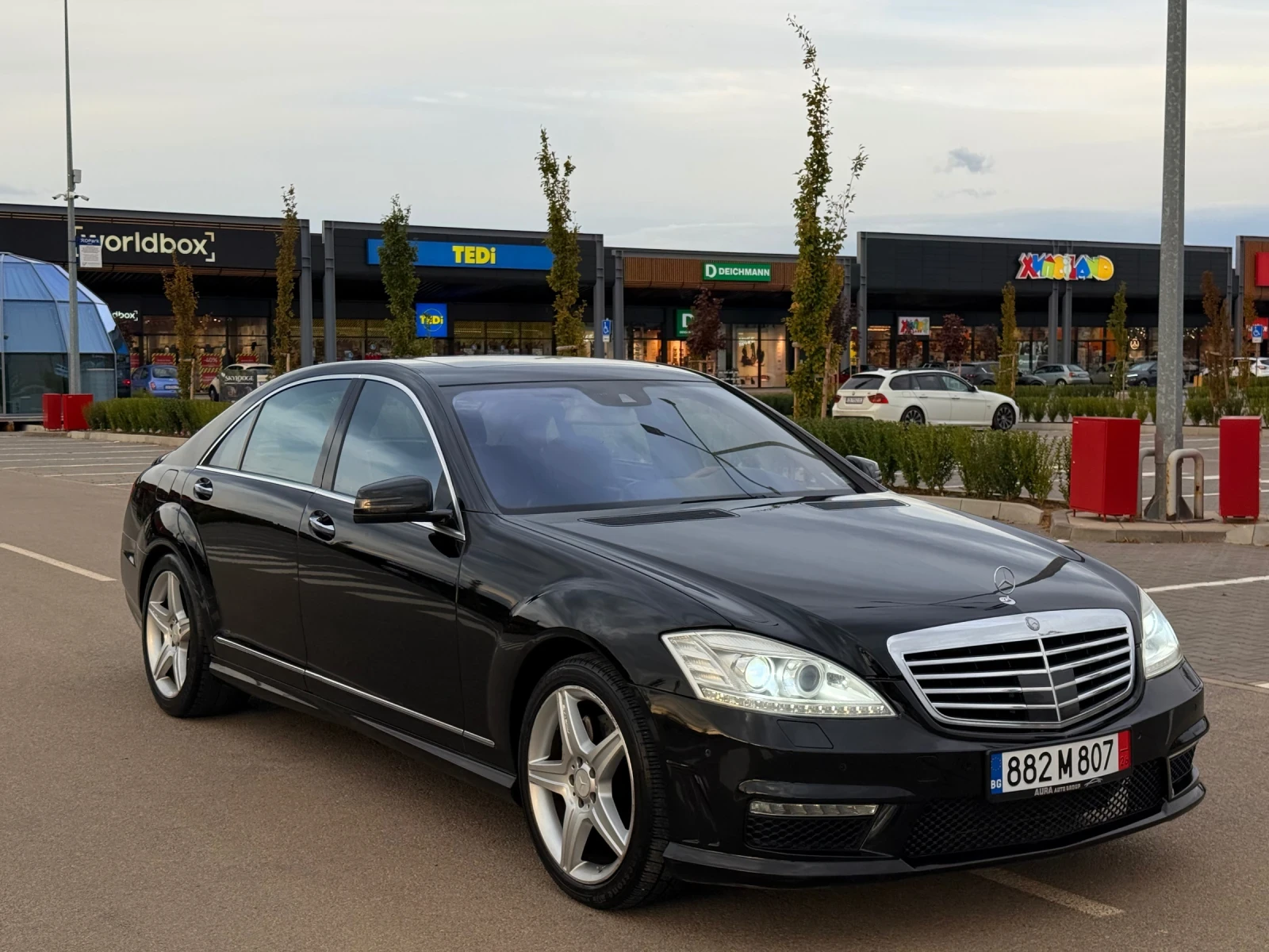 Mercedes-Benz S 550 L* AMG pack* H&K* камера* Distronic* 3хTV* FULL, снимка 3 - Автомобили и джипове - 56326743
