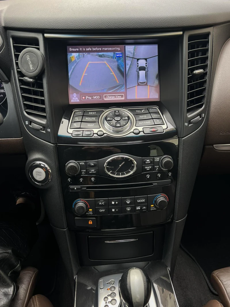 Infiniti QX70, снимка 11 - Автомобили и джипове - 48371429