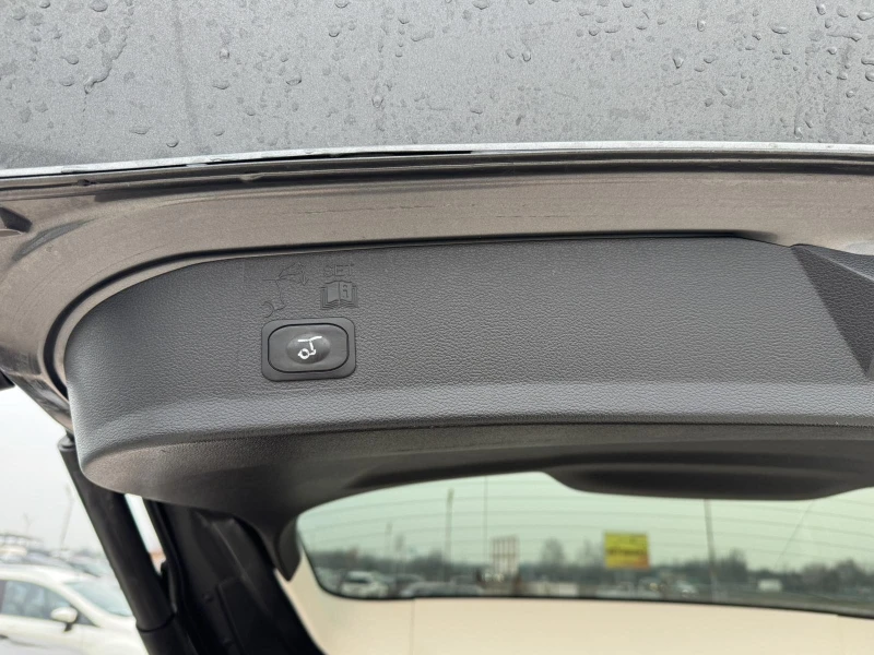 Ford Kuga 2.0D 4X4, снимка 14 - Автомобили и джипове - 52652319