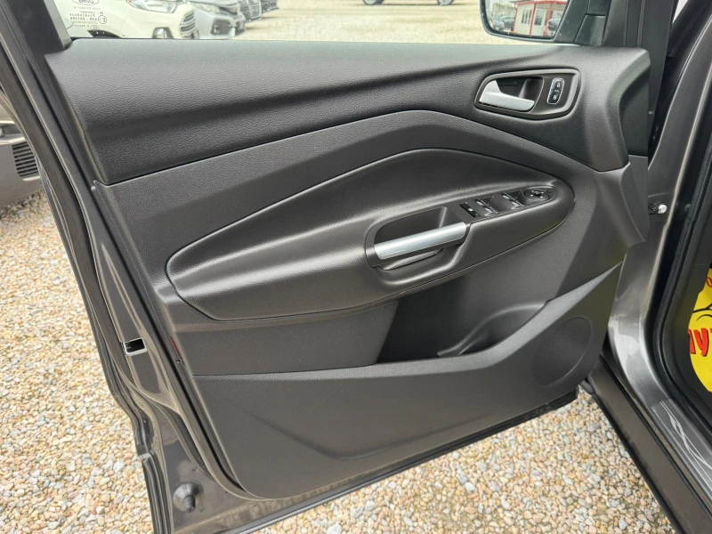 Ford Kuga 2.0D 4X4, снимка 11 - Автомобили и джипове - 52652319