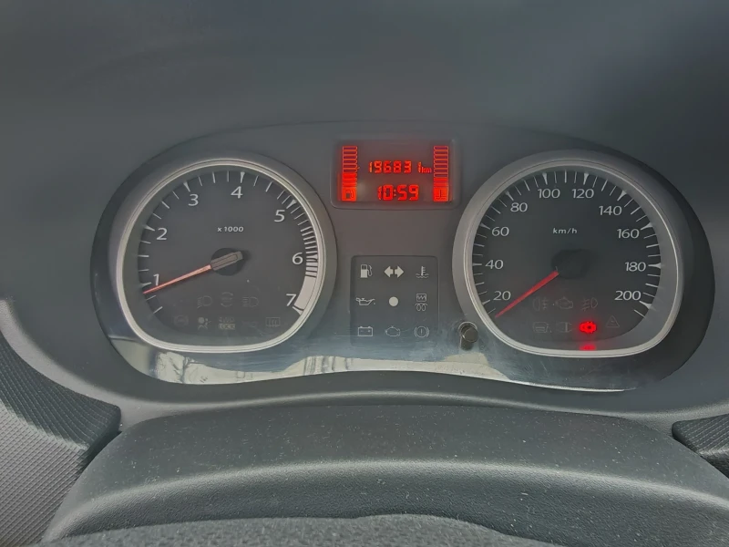 Dacia Duster, снимка 8 - Автомобили и джипове - 53218544