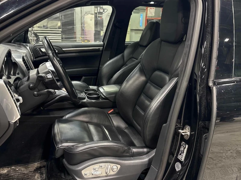 Porsche Cayenne * Turbo * CARFAX * БЕЗ ПЪРВОНАЧАЛНА ВНОСКА, снимка 16 - Автомобили и джипове - 53308407