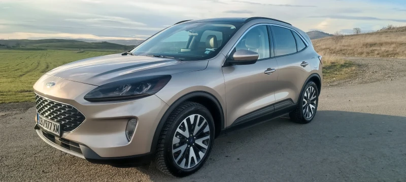 Ford Kuga 2.0 EcoBoost 4x4   Панорама   72 000км, снимка 2 - Автомобили и джипове - 53598161