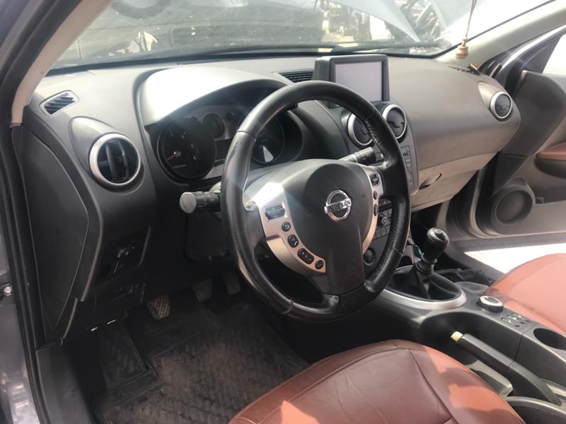 Nissan Qashqai 2.0 dci-4x4, снимка 8 - Автомобили и джипове - 34068995