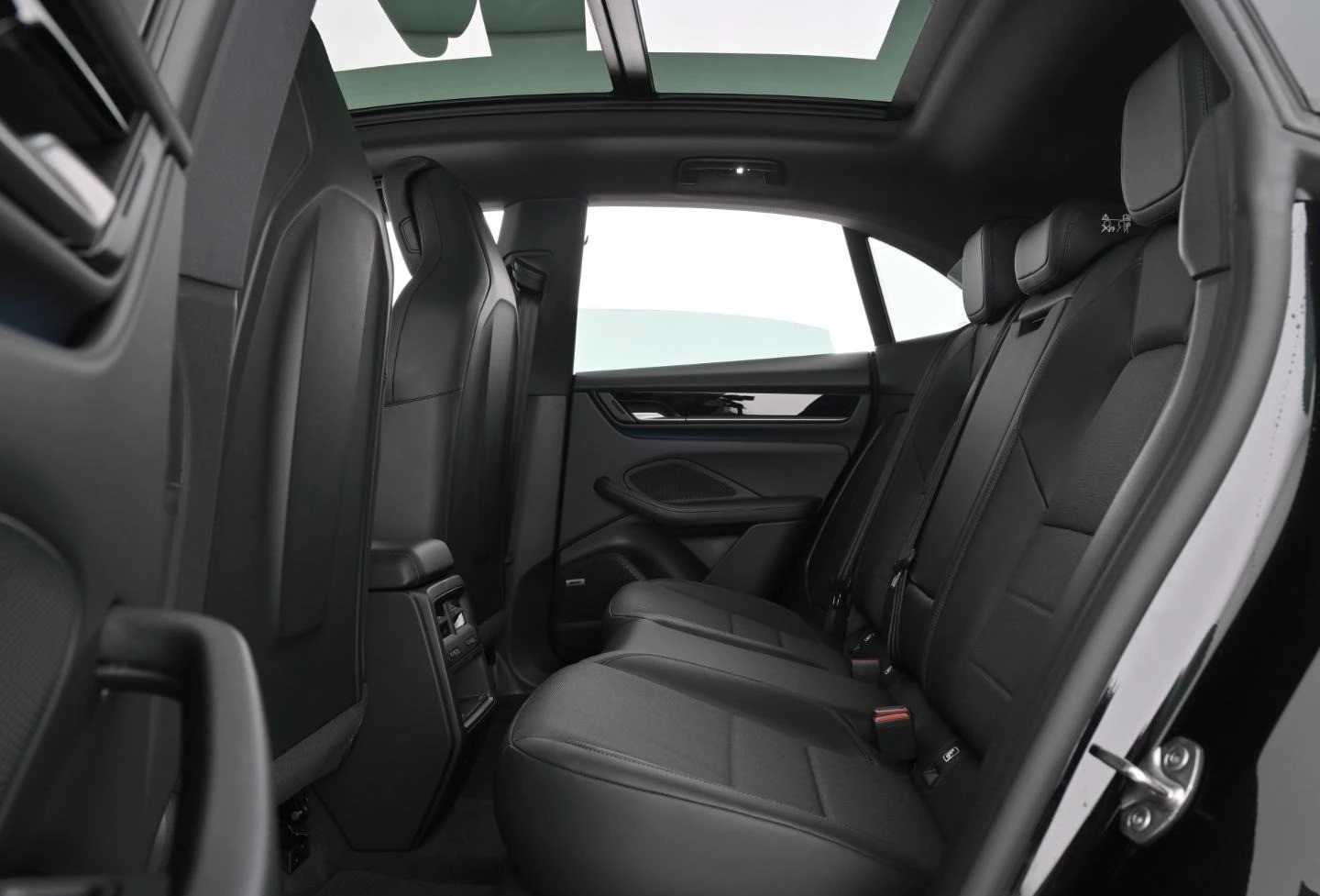 Porsche Macan BOSE LED PANO MEMORY 360 CAMERA PASM | Mobile.bg � ����������� 14