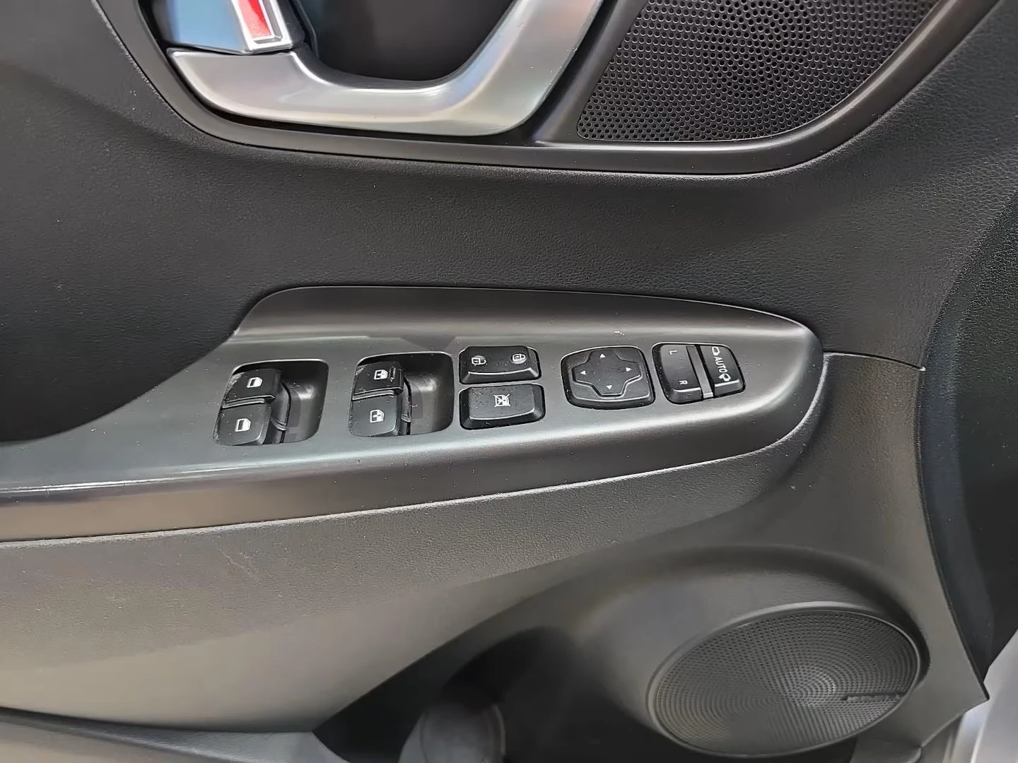 Hyundai Kona НАЛИЧНА - изображение 5