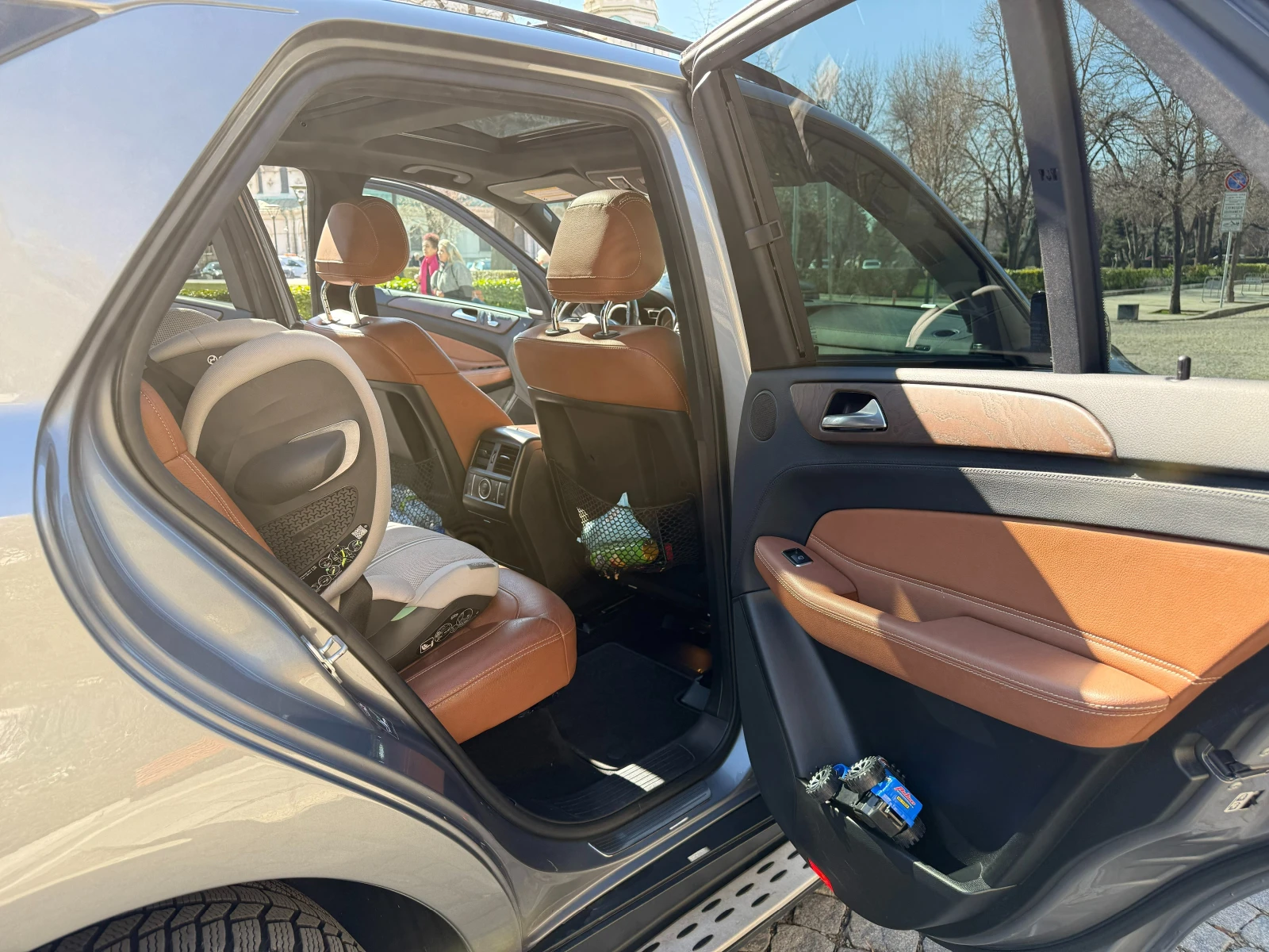 Mercedes-Benz GLE 400 AMG пакет/Night Package/Airmatic, снимка 14 - Автомобили и джипове - 53708482