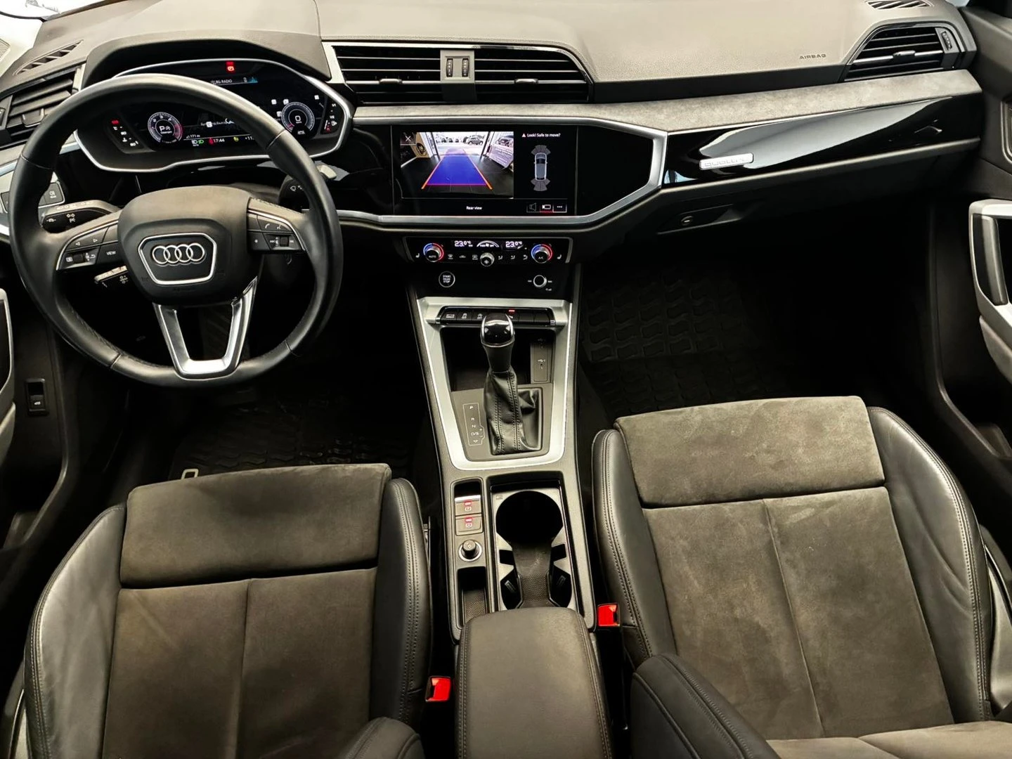 Audi Q3, снимка 4 - Автомобили и джипове - 56420771