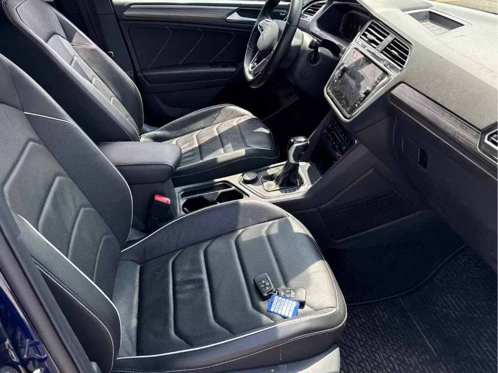 VW Tiguan Highline R-Line* CARFAX* ОПЦИЯ ЗА ФИНАНСИРАНЕ* , снимка 8 - Автомобили и джипове - 55528830