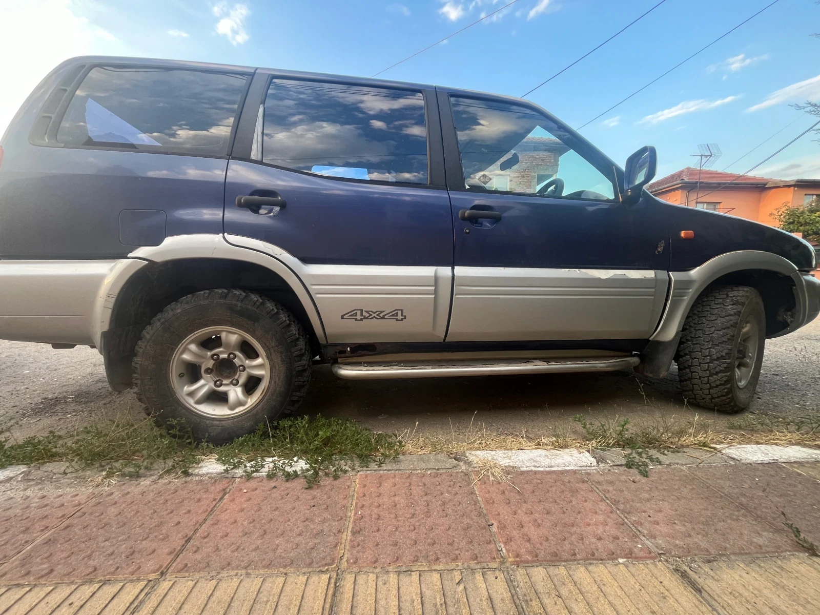 Nissan Terrano 2.4i + Газ, снимка 4 - Автомобили и джипове - 56151262