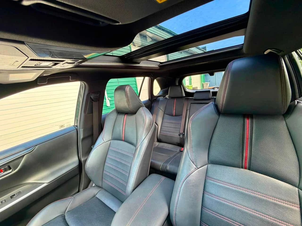 Toyota Rav4 * XSE AWD * АВТОКРЕДИТ БЕЗ ПЪРВОНАЧАЛНА ВНОСКА* , снимка 16 - Автомобили и джипове - 55782635