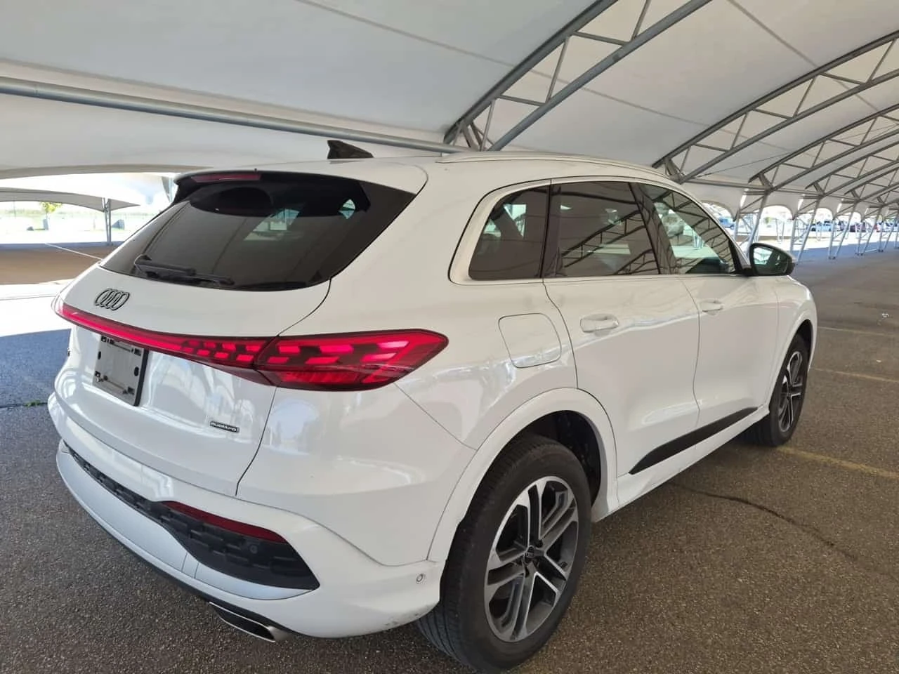 Audi Q5 * PROGRESSIV * CARFAX * ОПЦИЯ ЗА ФИНАНСИРАНЕ, снимка 3 - Автомобили и джипове - 56324730