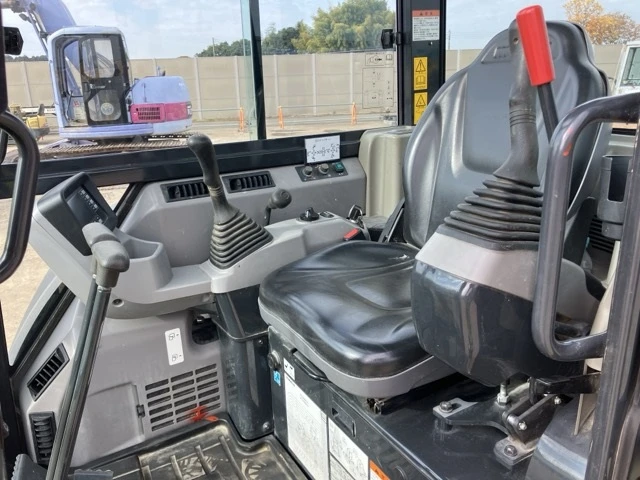 Багер Komatsu PC30MR-5N0 - КЛИМАТИК - ОЧАКВАН 30.03.2026!!! - изображение 6