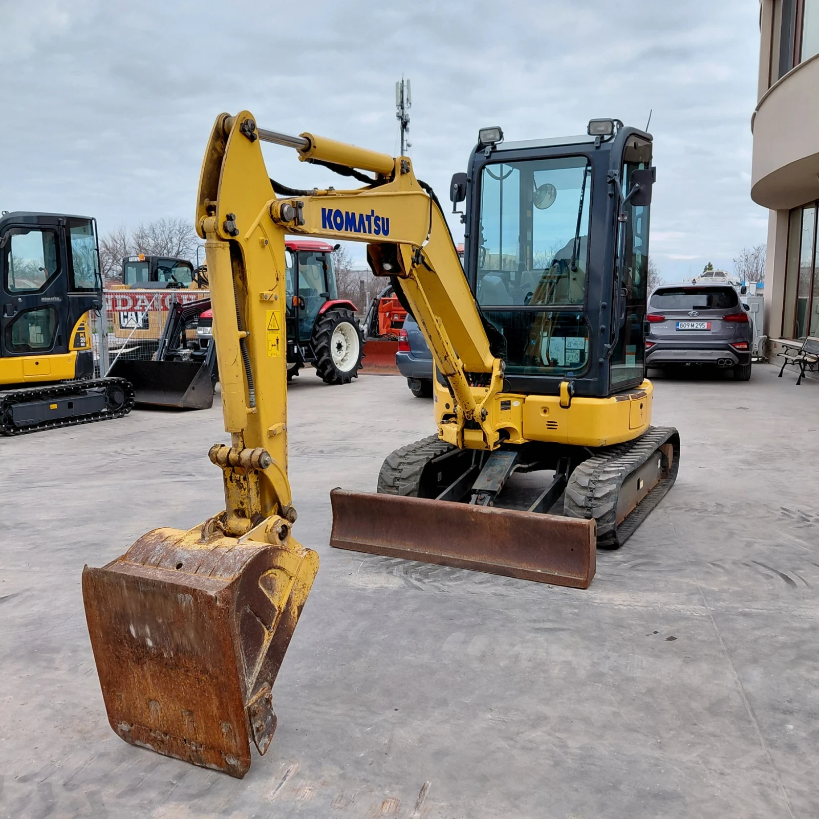 Багер Komatsu PC30MR-5N0 * КЛИМАТИК * НАЛИЧЕН * ТОП СЪСТОЯНИЕ * , снимка 8 - Индустриална техника - 52638275