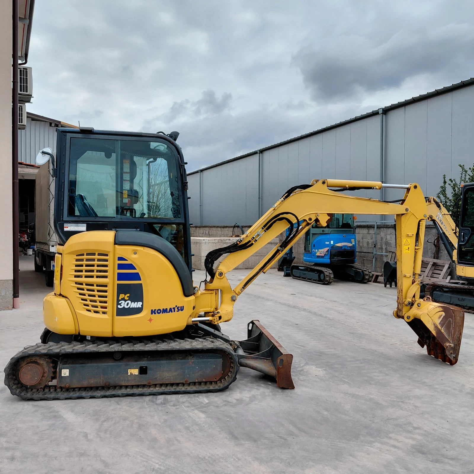 Багер Komatsu PC30MR-5N0 * КЛИМАТИК * НАЛИЧЕН * ТОП СЪСТОЯНИЕ * , снимка 6 - Индустриална техника - 52638275