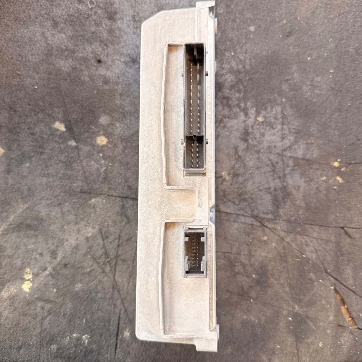 Усилвател AUDI A4 A5 Q5 Bang Olufsen с две букси 8T1035223-1208