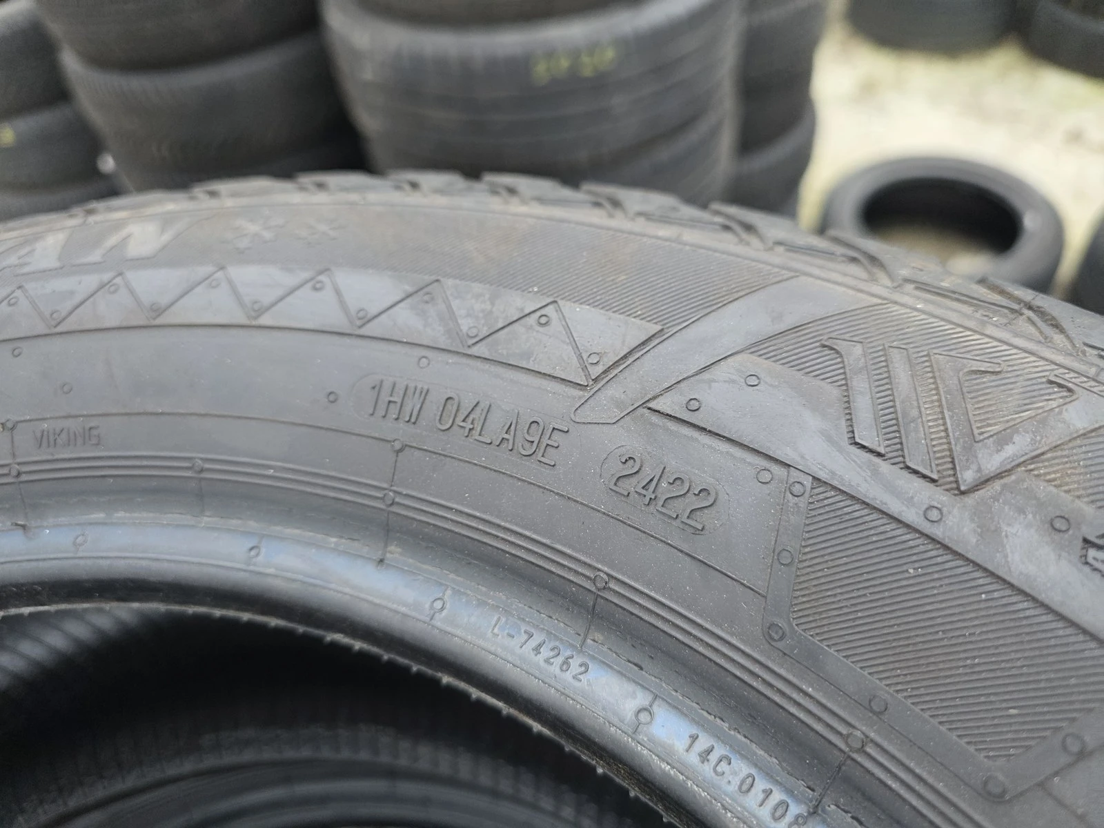 Гуми Зимни 215/60R17, снимка 6 - Гуми и джанти - 56725105