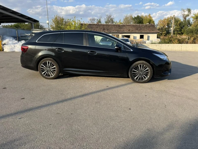 Toyota Avensis 1.8i БЕНЗИН, снимка 4 - Автомобили и джипове - 47323240