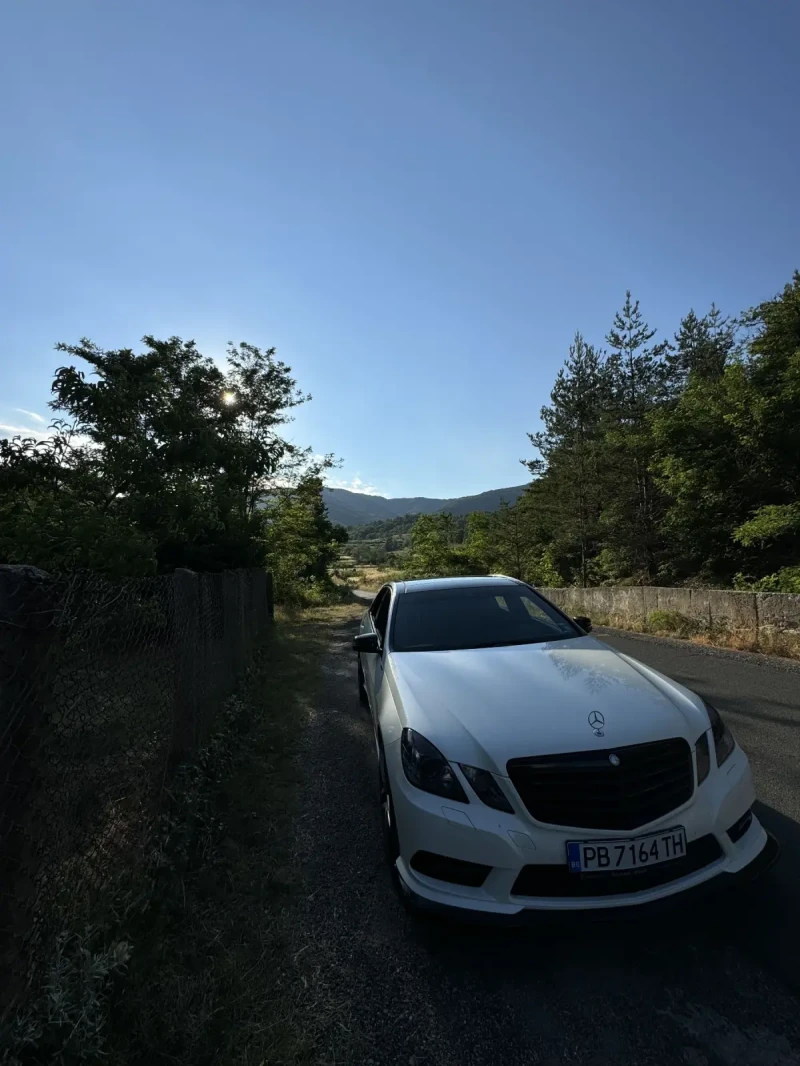 Mercedes-Benz E 500 5.5 388к.с 4Matic AMG Pack PANORAMA140k km, снимка 5 - Автомобили и джипове - 49511415