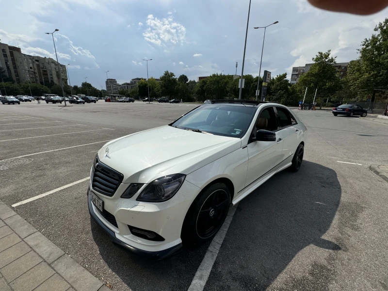 Mercedes-Benz E 500 4matic, снимка 1 - Автомобили и джипове - 48605717