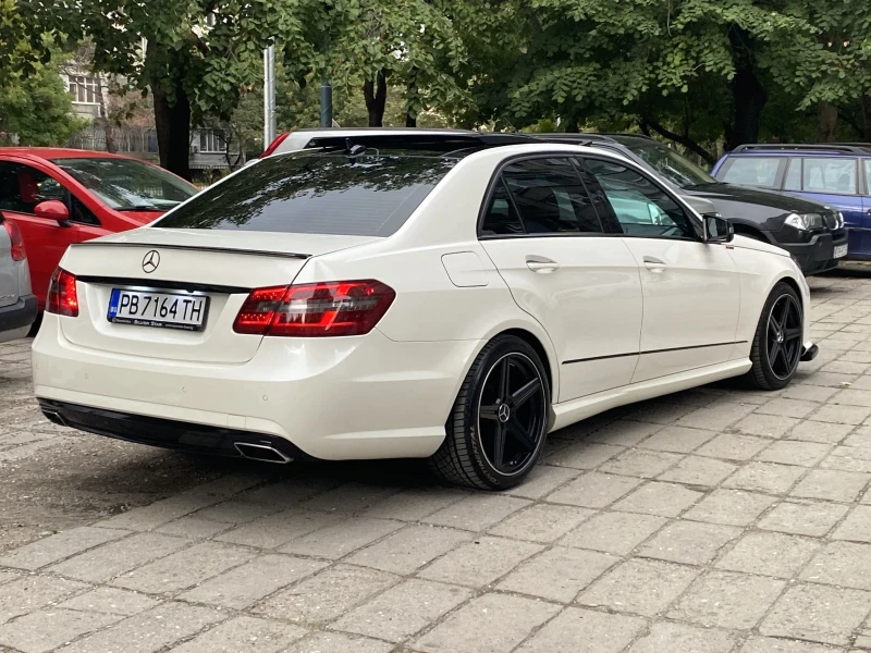 Mercedes-Benz E 500 5.5 388к.с 4Matic AMG Pack PANORAMA140k km, снимка 3 - Автомобили и джипове - 49511415