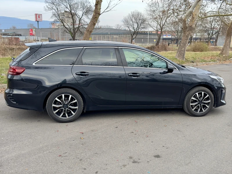 Kia Ceed 1.4 TGDI SW, снимка 6 - Автомобили и джипове - 49118653