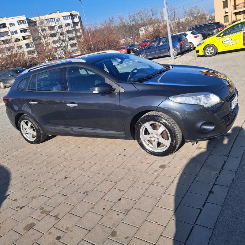 Renault Megane, снимка 1 - Автомобили и джипове - 49235289