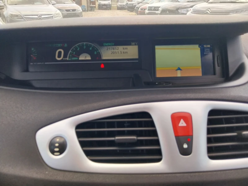 Renault Grand scenic 1.9 DCI 131kc, снимка 13 - Автомобили и джипове - 51305266