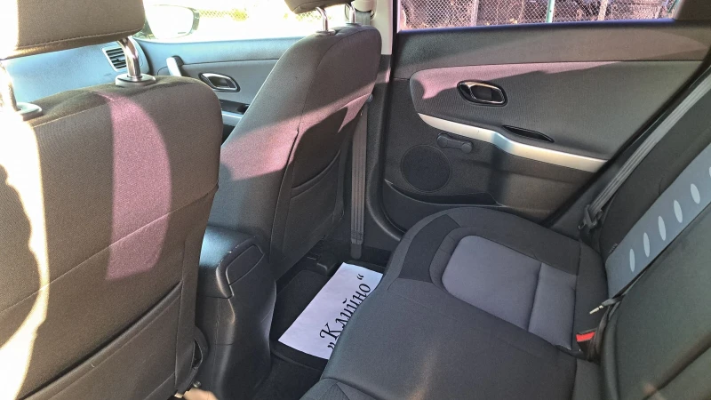 Kia Ceed 1.4 CRDI, снимка 10 - Автомобили и джипове - 52538136