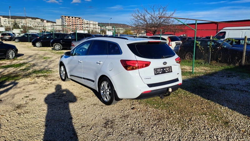 Kia Ceed 1.4 CRDI, снимка 5 - Автомобили и джипове - 52538136
