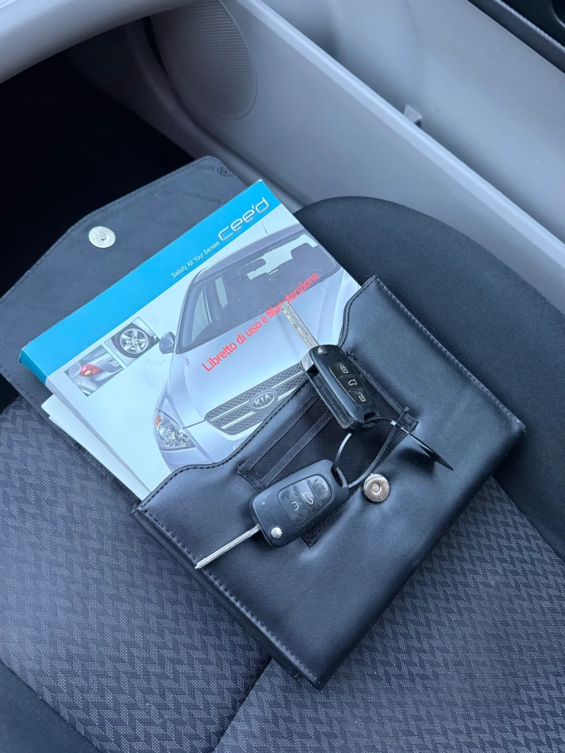 Kia Ceed 1, 6 CRDI ИТАЛИЯ, снимка 11 - Автомобили и джипове - 52738837