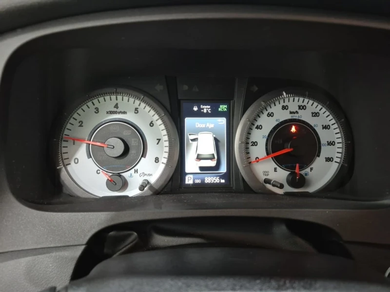 Toyota Sienna * SE * CARFAX * БЕЗ ПЪРВОНАЧАЛНА ВНОСКА, снимка 11 - Автомобили и джипове - 53087216