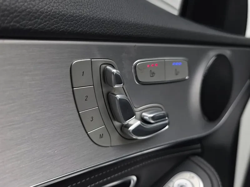 Mercedes-Benz C 220 D 4MATIC ESTATE, снимка 16 - Автомобили и джипове - 54911422