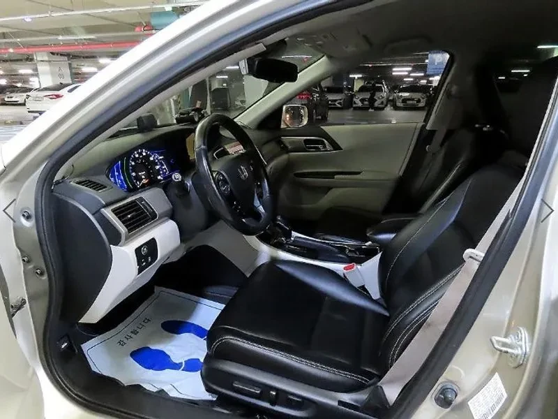 Honda Accord 2.0 Hybrid 9Th Generation, снимка 17 - Автомобили и джипове - 56020352