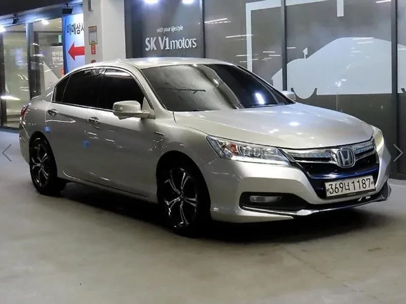 Honda Accord 2.0 Hybrid 9Th Generation, снимка 3 - Автомобили и джипове - 56020352