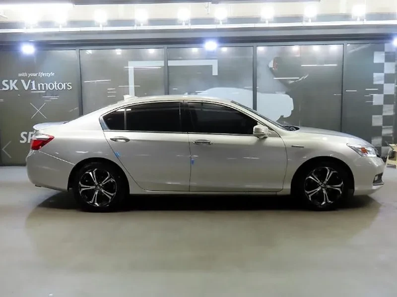 Honda Accord 2.0 Hybrid 9Th Generation, снимка 9 - Автомобили и джипове - 56020352
